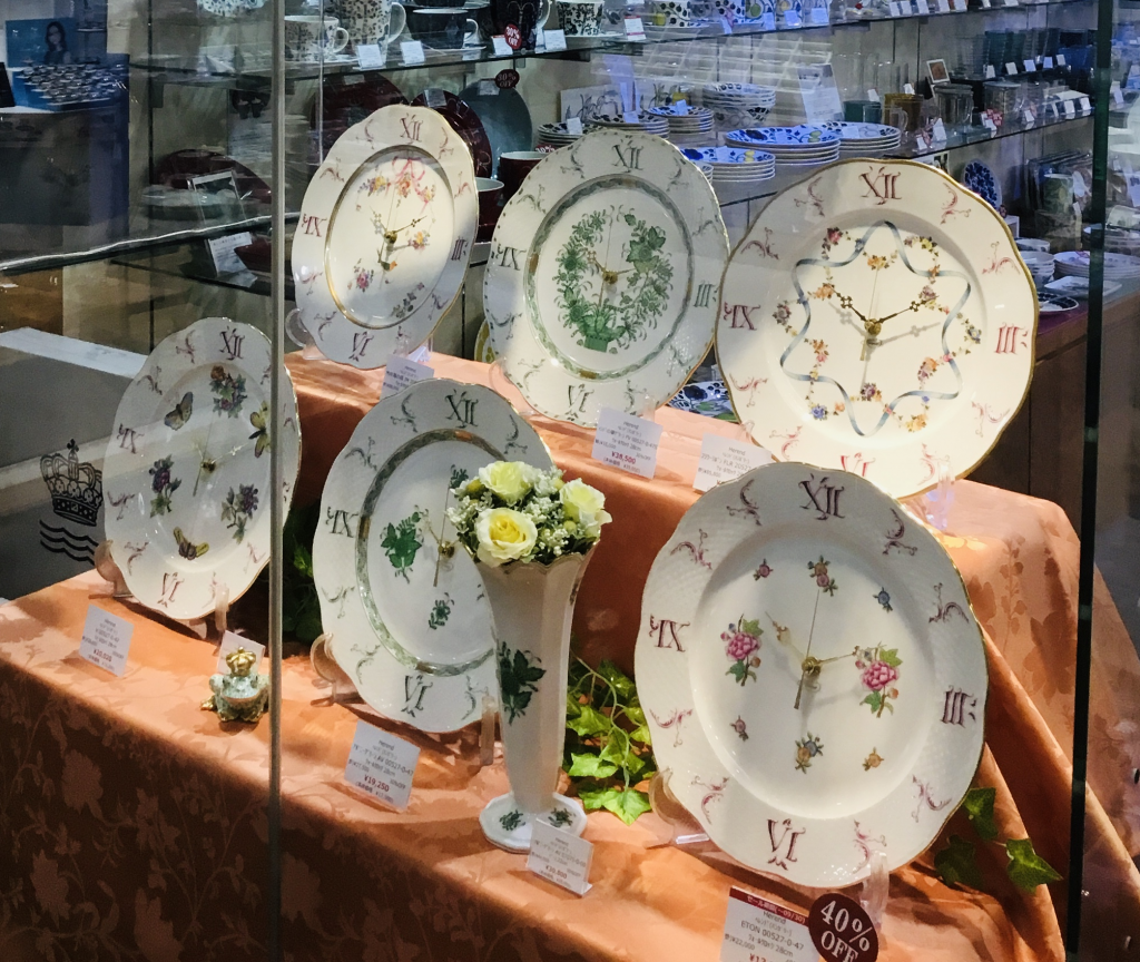 ヘレンド掛け時計 入荷しました - OFFICIAL BLOG | ブランド洋食器専門 